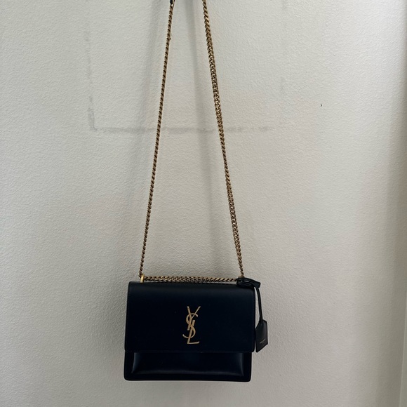 YSL Sunset Medium Chain Bag in Smooth Leather - Black and Gold - Picture 7 of 11